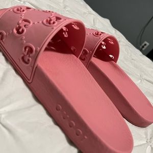 Size 7 Gucci woman’s slides, 8/10 condition